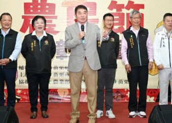 苗栗市慶祝農民節 鍾東錦:7月起敬老愛心卡可於農會消費