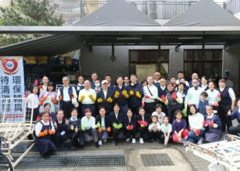 台中慈濟醫護清消輔具 體悟全人醫療最後一哩路