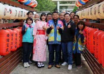 苗栗通霄神社華麗開幕       鍾東錦身著日式服飾見證歷史風華