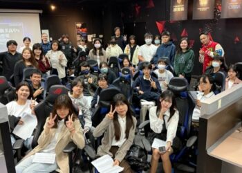 英語新聞主播初體驗　樹德科大攜手空中英語與旗美高中辦理KOL體驗營