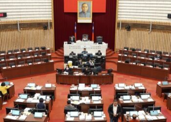 康議長敲槌審定115年度地方總預算案