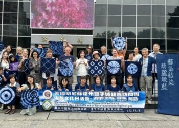 葫蘆墩文化志工「推波助染」 藍染工藝表現台中城市美學