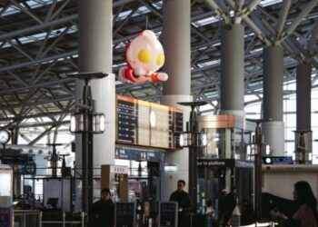 超人力霸王驚喜現身高雄高鐵左營站！