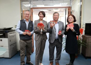 春節前夕發給小紅包 縣長許淑華祝大家新春行大運