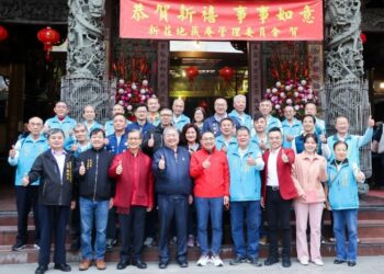 侯友宜大年初一參拜祈福 祈求市民平安健康、市政推動順利