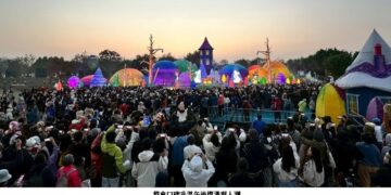 姆明魅力引爆人潮！中台灣燈會3天破百萬　民眾讚：親臨現場更好看