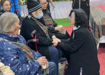 台灣首位原住民律師楊志航辭世 族人含淚送行:mama,一路好走