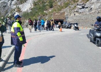 春節南橫湧車潮!關山警加強維護道路順暢及安全