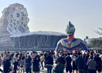 破紀錄!「2026高雄冬日遊樂園」春節衝破560萬人次 超人力霸王守護港都 活動倒數一週