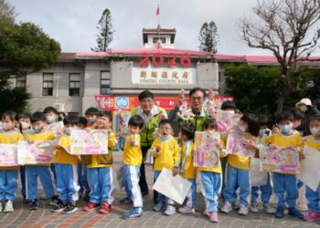 迎接元宵佳節 澎縣府發送2,000隻「搖搖馬」提燈與民同樂