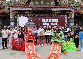 苗栗後龍慈雲宮攻炮城、慶元宵    　《超級夜總會》打頭陣