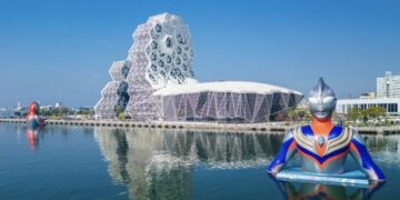 高雄冬日遊樂園3/1閉幕  超人力霸王跨世代合體說再見 最後驚喜彩蛋 超人飛行科工館免費看