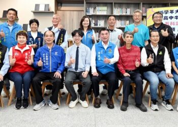 三義高中牛淳賦學測滿級分創校首例  　鍾東錦頒獎學金再贊助4年72萬助圓夢台大