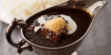 書香、咖哩與昭和喫茶 走進東京最有文化厚度的街區