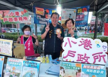 福德祠乞龜迎好運 小港戶政走入廟埕慶元宵