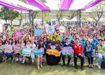 迎接38婦女節 陳其邁感謝女力讓高雄更美麗 宣布4月起孕婦產檢乘車補助加碼至36次、最高9,000元