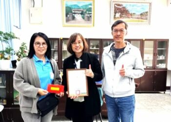 慈海贈溪洲國小校務基金  陳菁萍校長：充實競爭力