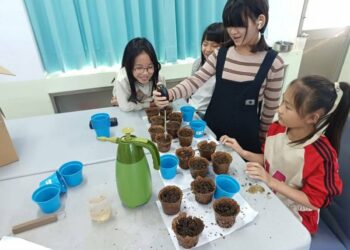 屏東縣佳冬玉光國小    榮獲臺美生態學校綠旗認證