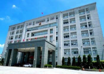 苗栗縣府賴香伶出任副縣長、許滿顯升任副秘書長      同步調整部分局處首長