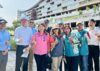 鳳山雙鐵人流斷鏈　李雅靜提「類共構」連通廊道方案