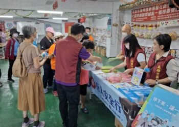 高雄市區監理所攜手惠豐里母親節健走 宣導最新交通法規