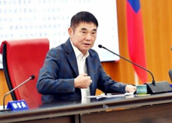 鍾東錦親領招商特遣隊         美光投資案全面啟動