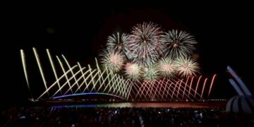 澎湖花火節 日本阪急交通社之夜展現國際行銷成果！日本旅客愛上澎湖傳統藝陣文化 花火盛會深化台日觀光交流