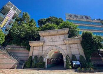 世新大學校長陳清河為畢典風波致歉　自請停職停薪兩個月