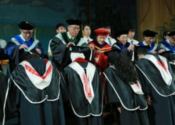 慈大畢業典禮  劉怡均校長勉勵大家成為世界公民