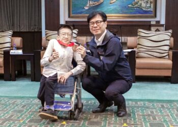 全國4席拿下2席 高雄青年社團稱霸台新志工菁英獎