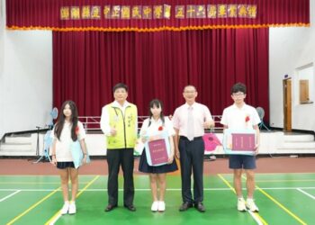 林皆興出席中正國中第56屆畢業典禮  勉勵畢業生心懷感恩勇敢迎向未來