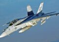 拒遵美軍指令 油輪遭F/A-18精準打擊失去動力