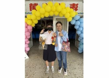 鳳凰花開迎夢想 展望會伴屏東266位弱勢學子迎畢業 少女錄取空軍官校 盼用未來守護家人
