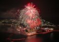雙心石滬躍上夜空!2026澎湖國際海上花火節七美場浪漫登場 300架無人機描繪七美之美驚艷全場