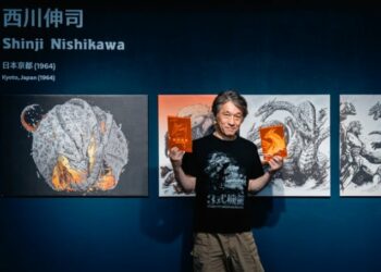 駁二「怪獸風景」展,《哥吉拉》怪獸設計師西川伸司現場創作中