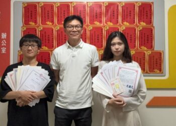 南華大學財金系「證照王」嚴彬彰 一年內考取10張金融證照