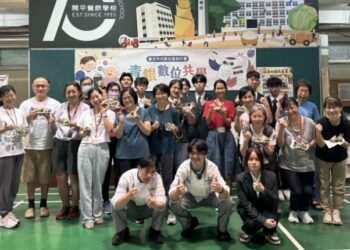 端午粽香串起世代情！開平餐飲推青銀共學讓長者學AI、學生學陪伴