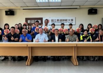 高師大健兒全大運摘4金6銀、手球封后！ 帕莎蒂娜董事長親贈「冠軍麵包」表揚