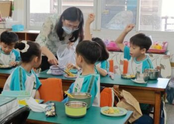 台南下學年國中小導師午餐全面補助