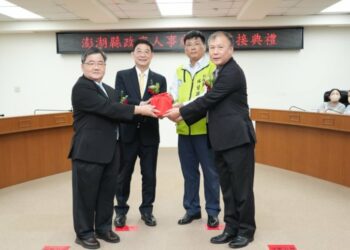 澎湖縣政府人事處卸、新任處長交接  黃俊容接任人事處長