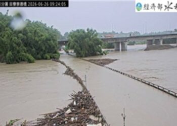 豪雨釀二仁溪暴漲溢流　台28線田寮段積水達80公分封閉管制