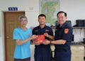 高雄市妙善觀音慈善會暖心送茶慰勞警察　感謝豪雨期間堅守崗位守護家園