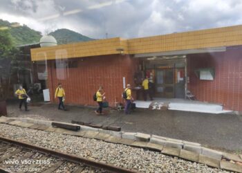 枋寮  枋山  枋野   最後一個小站普通車都不停