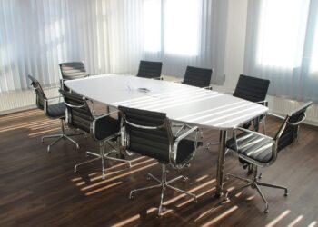 庶民公爆：多餘的會議也是一種霸凌