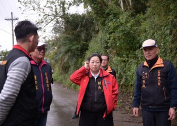 徐榛蔚會勘六十石山道路復建工程 關心施工安全與進度並重