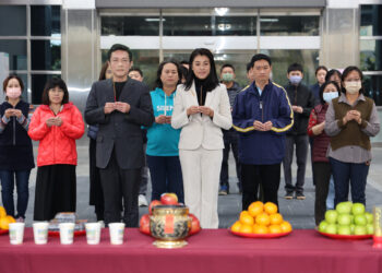南投縣府歲末尾牙祭典 許淑華縣長祈願人、事平安順利