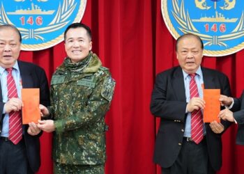 陳光復春節慰問三軍部隊 致敬國軍守護家園