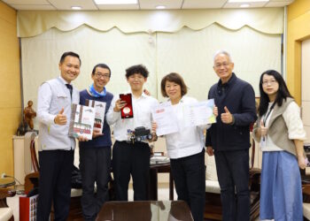 ｢2024年iENA德國紐倫堡國際發明展｣嘉市學子黃承暘勇奪銅牌