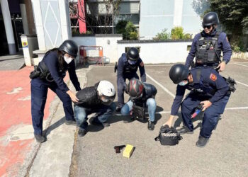 嘉市警大陣仗防搶演練 過程逼真提款民眾急報案