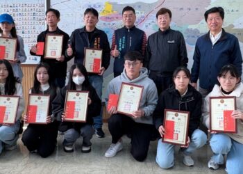 賴清添先生紀念獎學金今頒發         16位品學兼優同學獲獎